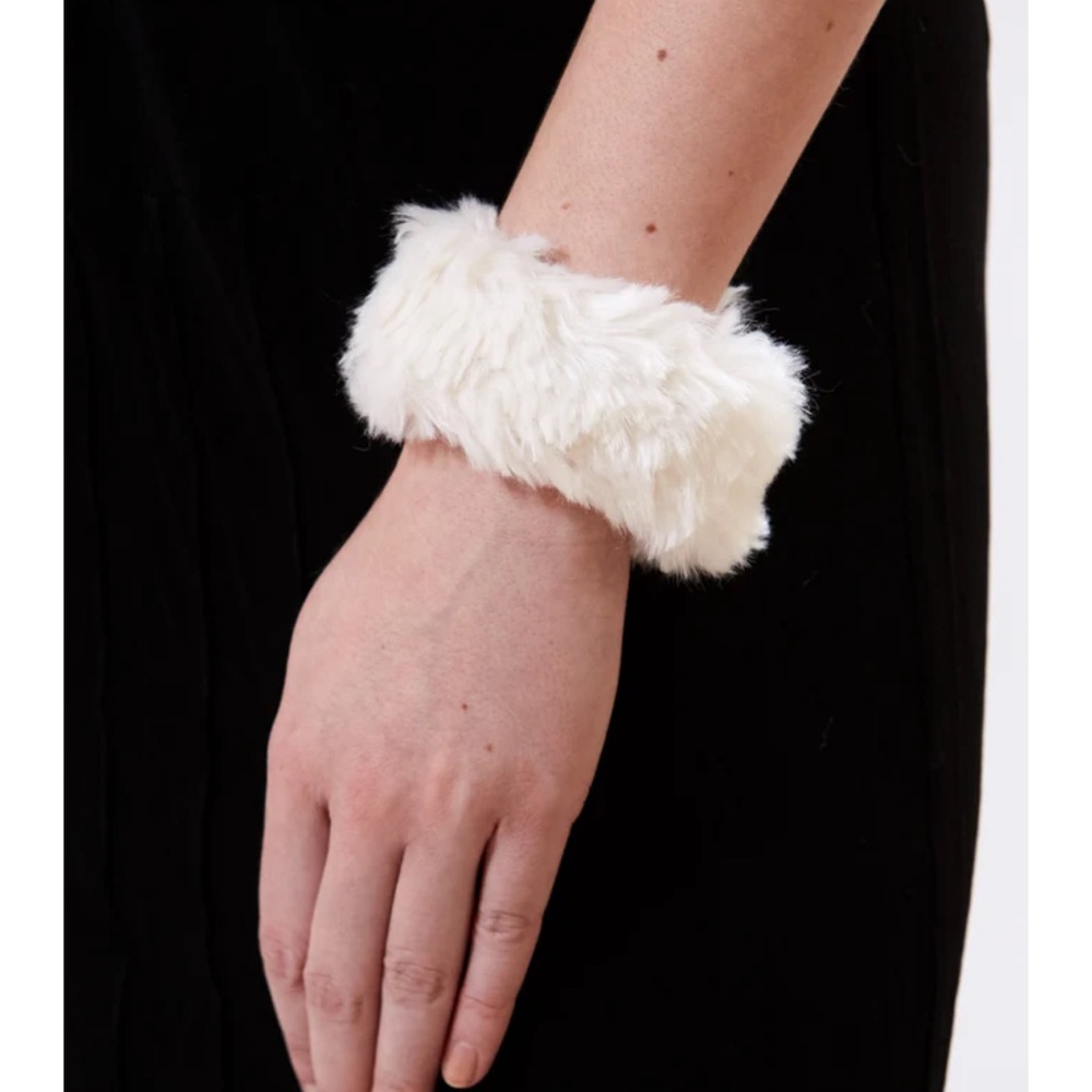 NEW Maison Atia Faux Fur Slap Bracelet in Blanc